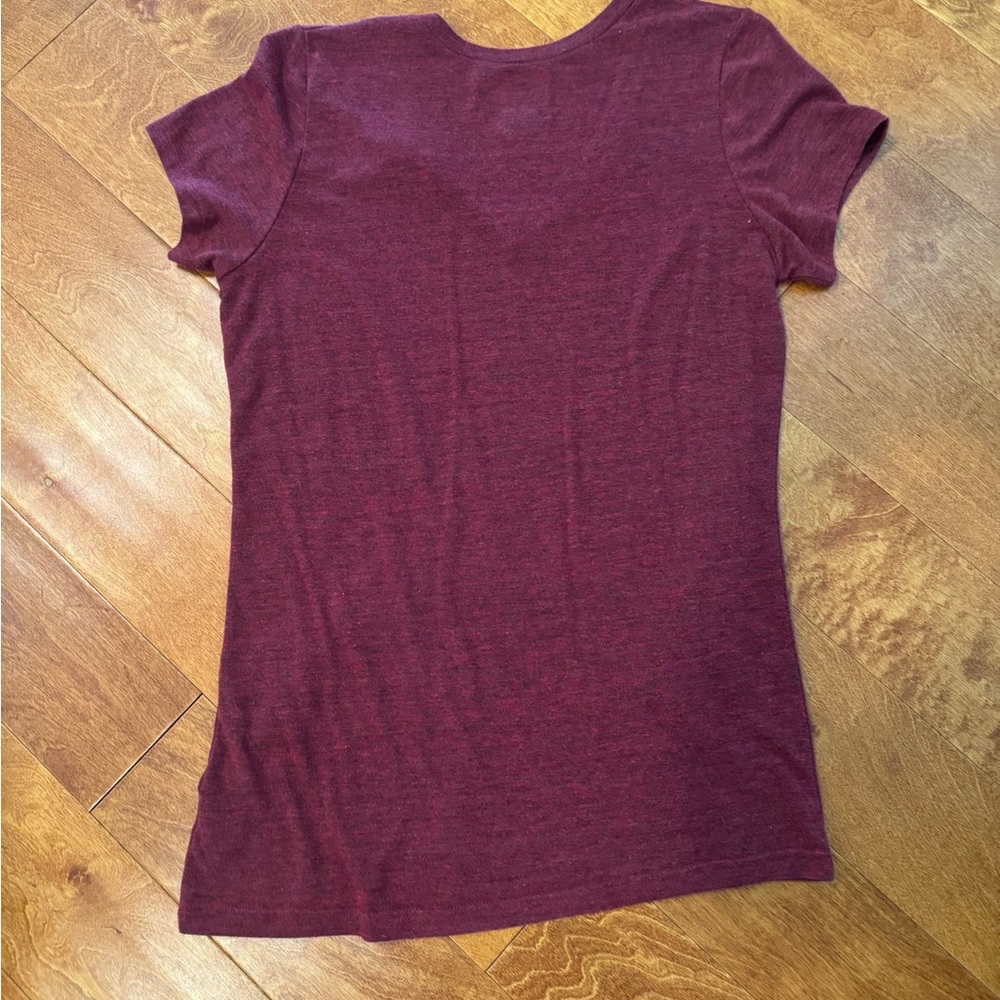 Tampa Bay Buccaneers Maroon T-Shirt Women’s NFL - Picture 4 of 4